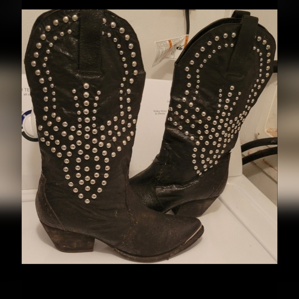 Reba McEntire biker boots